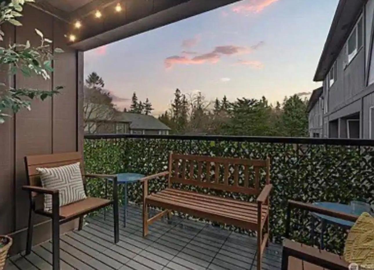 Modern And Elegant Condominium SeaTac Exterior photo